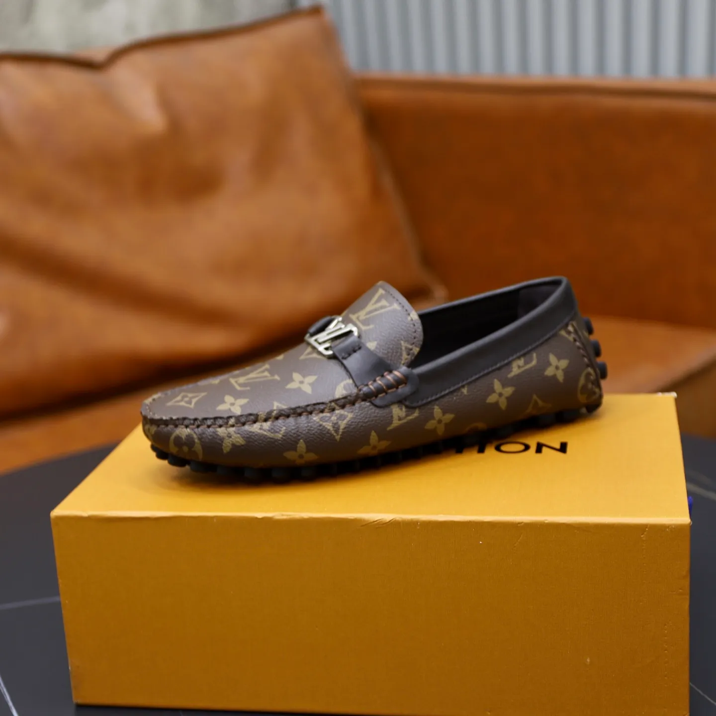 Ex-factory price: 480💰【LV】Louis Vuitton ⚠️High-end men’s driving and pedal series ⚠️38-44 (customized for 45) ⚠️All original cowhide leather! Thick and soft! Made entirely of calfskin lining! The latest non-slip beanie sole! Three-dimensional package technology! Fashionable and classic! Handicrafts! Original high quality! Feel free to compare!